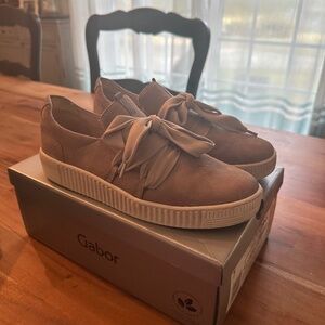 Gabor Bow shoes size 9.5